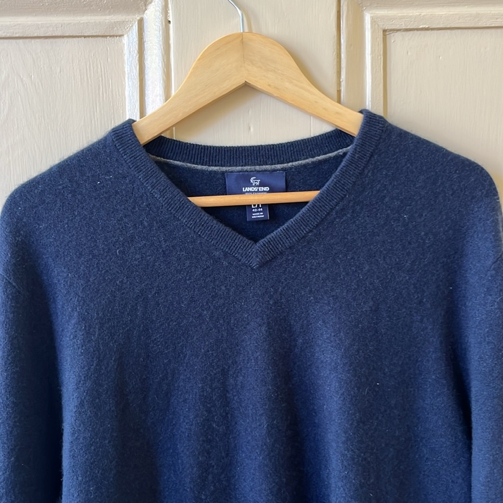 Lands End men’s tall classic fit v-neck cashmere sweater